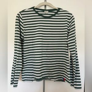 KULE Modern Long, long sleeve tee in forest/cream. Medium